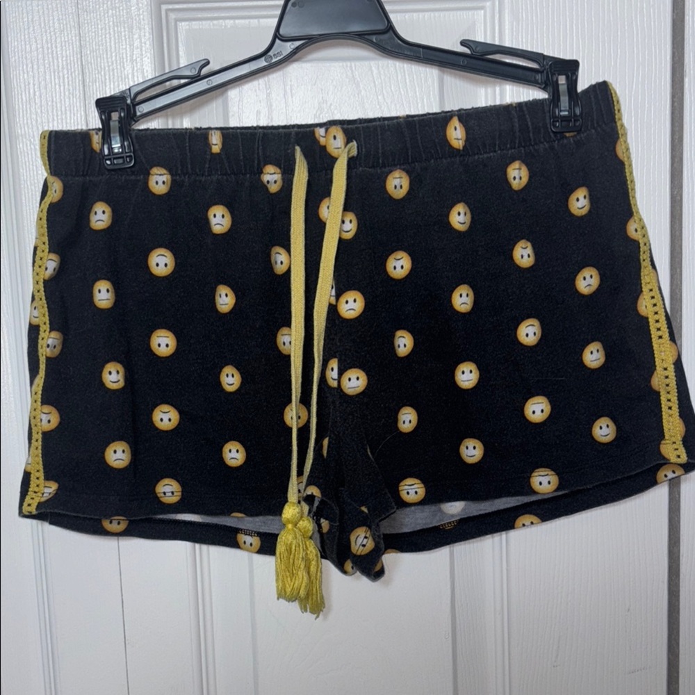 SO Black Emoji Print Athletic Shorts